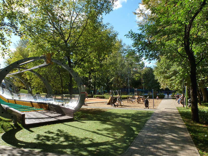 Делегатский парк недалеко от музея истории ГУЛАГа
