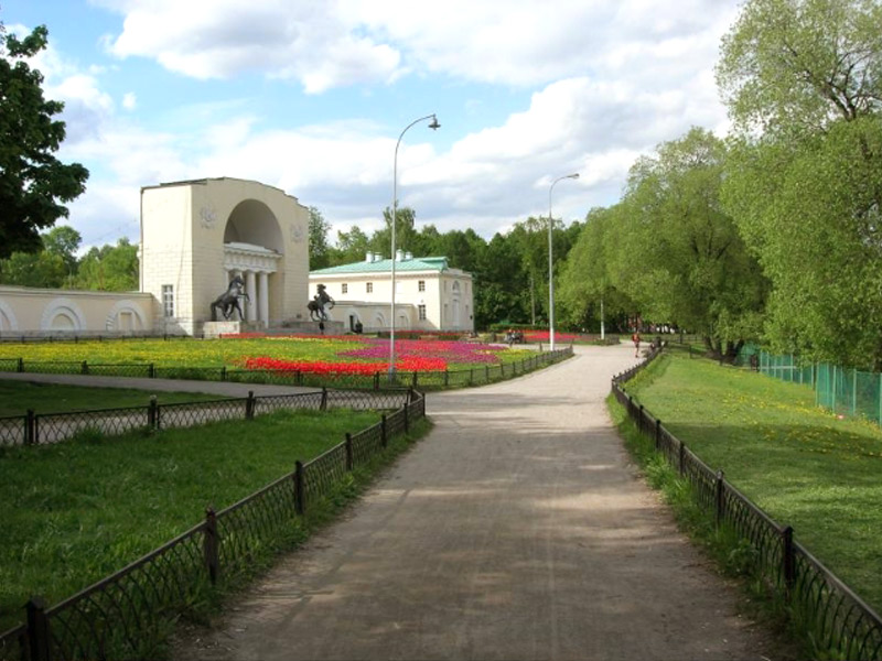 Парк «Кузьминки», усадьба «Влахернское-Кузьминки» и «Люблино» на юге-востоке Москвы