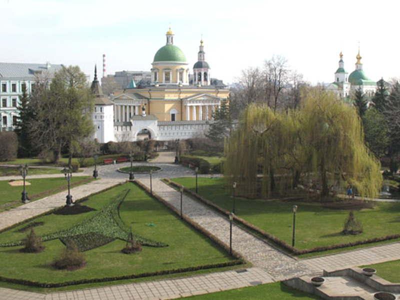 Сквер Свято-Даниловского монастыря у станции м. Тульская